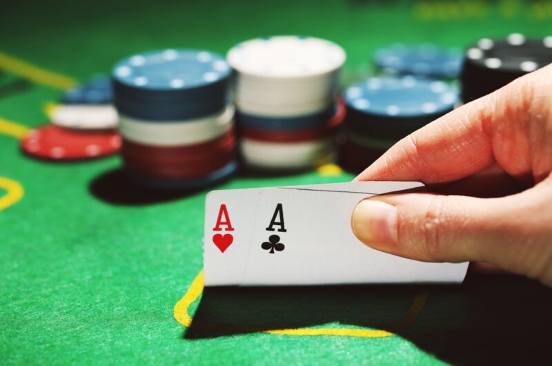 dwa asy w pokerze
